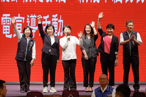清水區婦女會表揚活動 盧市長感謝發揮溫暖力量：每一位都是「社會典範」！