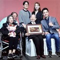 金婚長輩真愛動人 蔣萬安祝福母親節快樂添溫馨