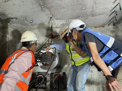 在地居民感動見證歷史時刻! 東豐快速道路第3、4標成功「接合」