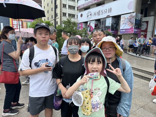 物調券熱力爆棚!假日兌換人潮再翻倍 中市經發局:感謝各界合作振興庶民經濟