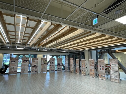 中市地稅局「金典台中 檔藏稅史」檔案展前進逢甲校園 5/16前快來看60億元的印花稅票