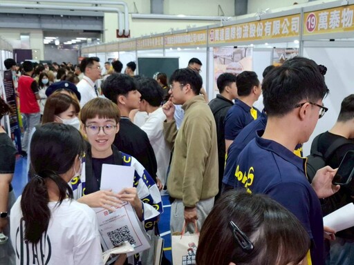 致理科大校園就博會 財管企業受青睞 初媒合率高達53.5%