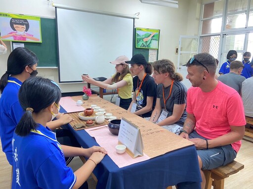 引領國際青年志工探索山茶故鄉 高雄農業局攜手六龜新發社區推動農村體驗