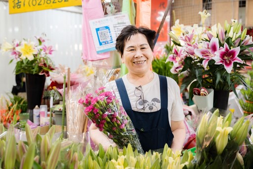 母親節將至 新北板橋花市康乃馨買氣旺