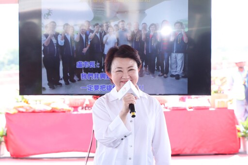 兌現對市民承諾!東豐快「鯉魚脊背橋」接合 盧市長:東勢石岡段明年通車、縫合山城交通命脈