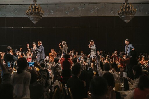 創紀錄!一家四對夫妻同日結婚!典華創辦人全家成就最動人的家族傳奇
