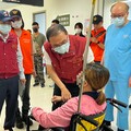侯友宜今探視三峽車禍傷者及家屬 望傷者早日康復 也將協同對肇事者求償