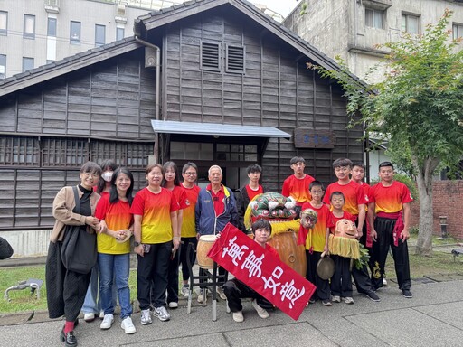 方口獅快閃活動今日在蕭如松藝術園區展開