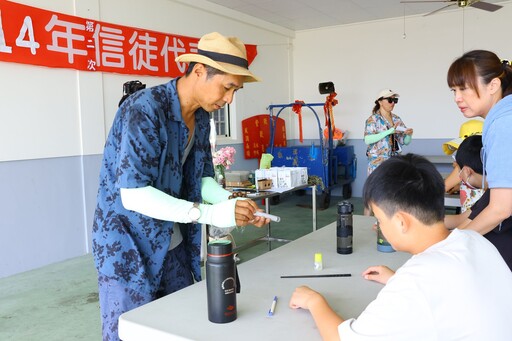 立蛋、潑井水 嘉義市大溪社區端午熱情開灑