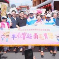 中市「穿木屐躦鯪鯉」千人踩街慶端午 黃副市長：多元風貌傳承百年文化