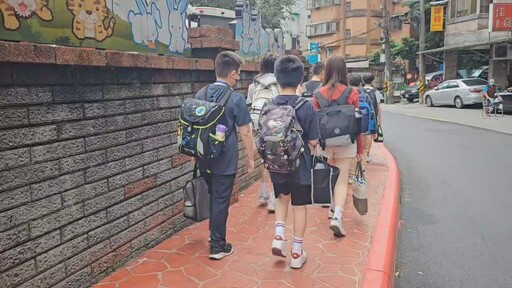基隆國家新城人行環境改善四部曲 破解巷弄停車電箱障礙 打造安全通學步道