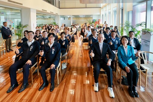 陳其邁主持市政會議 關注預算籌編、青年政策