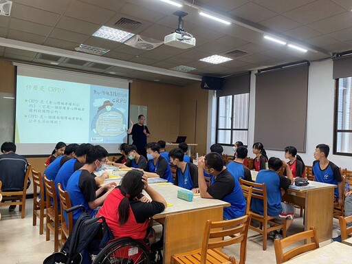 入校為身障學生宣導! 中市勞工局攜手高中職及大專校院辦理職場合理調整講座