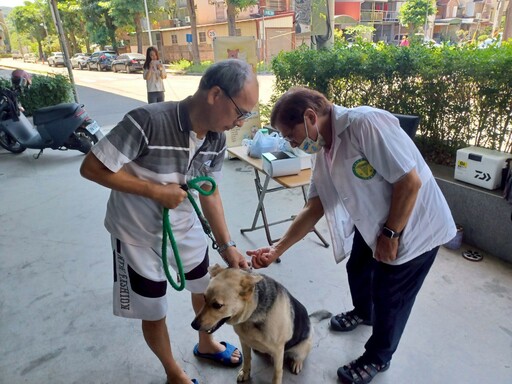 疫起動起來！ 中市動保處：帶毛孩施打狂犬病疫苗