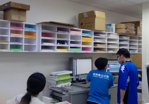 雙手打造夢想! 中市勞工局庇護工場協助身障者展現專業技能