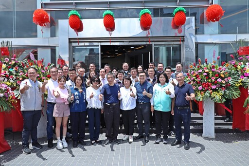 長怡國際嘉義旗艦店盛大開幕 黃敏惠讚返鄉投資創商機