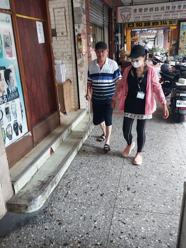 中市勞工局培訓15名視力協助生力軍 即刻為視障就業者服務