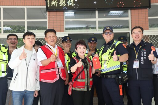 谷關觀光新地標 ! 盧市長視察原民市集化身行銷女王:便宜又有特色