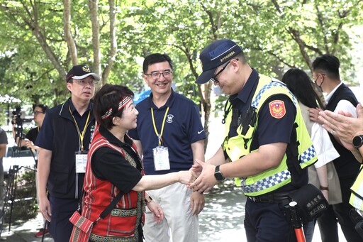谷關觀光新地標 ! 盧市長視察原民市集化身行銷女王:便宜又有特色