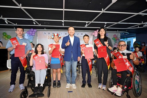 新北表揚獲總統教育獎學子 侯友宜：展現堅毅生命力永不放棄