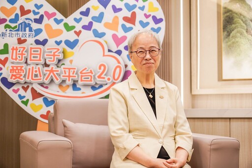 林曾翠霞、鄭玉廷延續摯愛 愛心接力捐社福專車 助力新北服務網