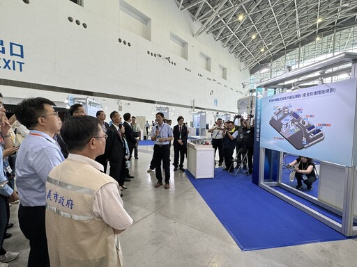 嘉義市區公車全面電動化 台灣氫能與電動大客車淨零移動論壇獲表揚