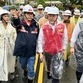 陳其邁陪同行政院長視察六龜山區 盼0728豪雨納入丹娜絲颱風特別條例 加速災區重建腳步