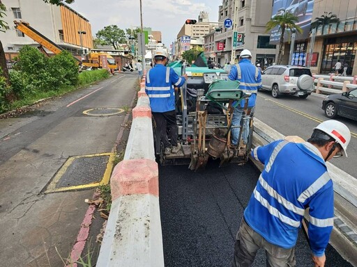 嘉市文化路地下道路面完成鋪設 提升機車行車舒適與安全