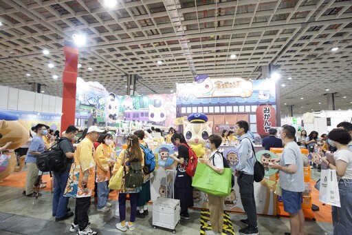 好玩好買就來文博會 高捷「蜜柑站長」攤位逛