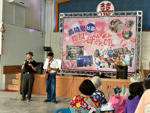 高雄市長青學苑樂活歌唱班8/21開課 阿昌哥陪長輩唱出青春記憶