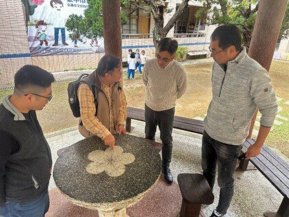 中市創校百年中小學校文物普查成果豐碩 炸彈殼校鐘引人注目