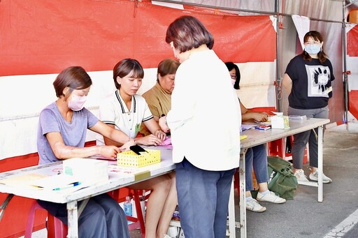 嘉義市長黃敏惠投下公投票 強調公投是聽見人民心聲的機制