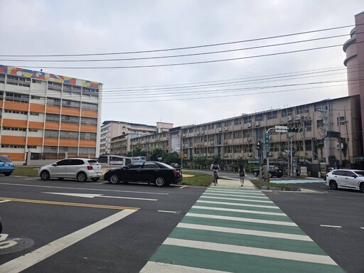 嶺東科大感謝市府貼心規劃! 「綠36用地」綠美化完工守護師生通行安全