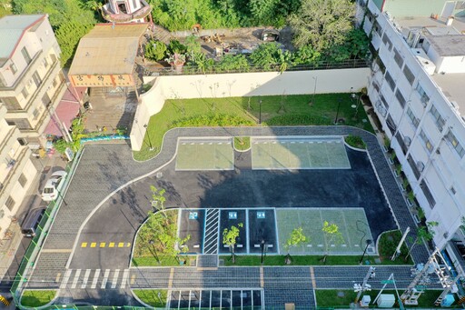 中市府活化公有地 鰲峰山腳停車場完工啟用! 黃秘書長:活化土地、帶動地方發展