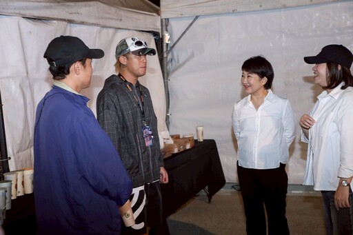 盧秀燕探班玖壹壹送美食打氣！ 「南北貳路音樂節」11/15、16台中中央公園熱力開唱