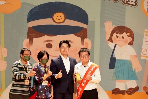 台北公車服務獲市民按讚 蔣萬安親頒獎項肯定駕駛溫暖舉動