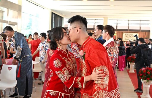 緣來成雙 喜聚彰化 彰縣42對新人聯合婚禮