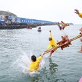 野柳神明淨港文化祭 百人跳水祈平安豐收