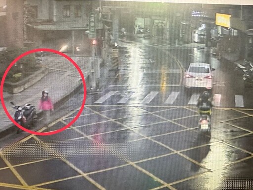 停妥機車老婆不見了 板橋警調閱監視器助7旬失智婦返家