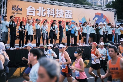 勇敢嘗試 爭取勝利 內湖分局結合特奧協會火炬跑 手持火炬參與台北科技盃路跑