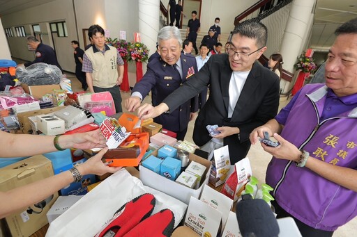 基隆市警察局辦理警察節慶祝大會暨惜物義賣活動 市長謝國樑表揚績優員警肯定市警局的表現與努力