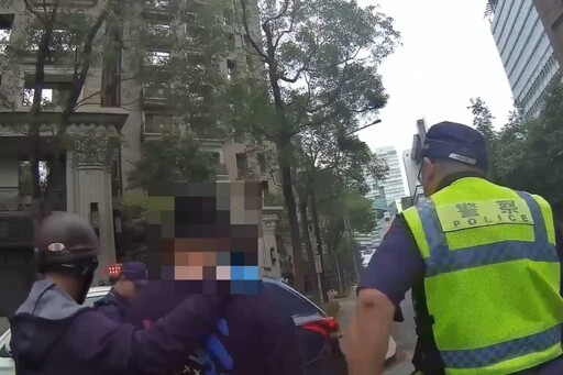 騎友機車領遍雙北ATM 南港警緝車手起獲毒品贓款