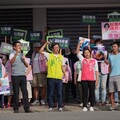 「反濫權護民主」 中市民進黨議員站路口宣講聲援