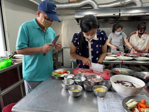 台味料理「新」探索 中市北區戶所開辦新住民中餐烹調研習班