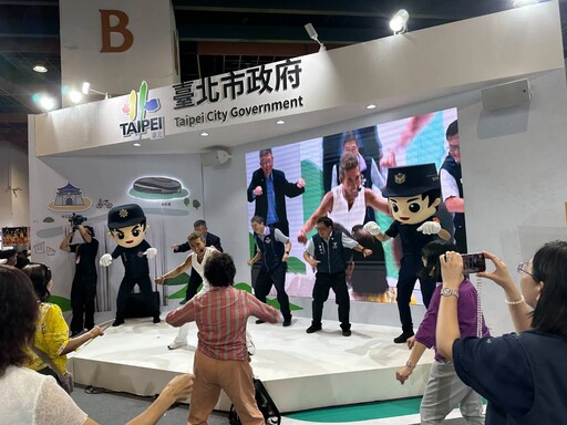 高齡健康產業博覽會登場 打詐臺北隊邀潘若迪嗨跳機車舞