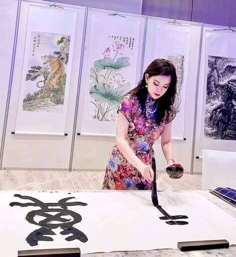 台灣才女書畫展初登場 陳玉鈴巨城獻藝驚艷風城