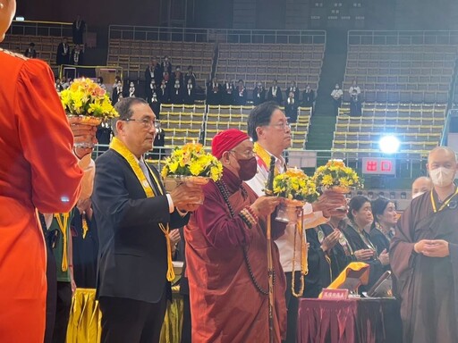 靈鷲山水陸空大法會 侯友宜供燈祝禱平安無災