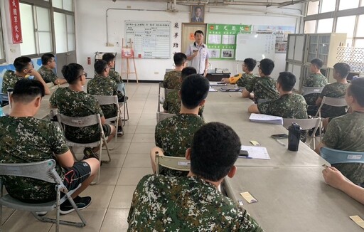 軍友服務宣導 宜蘭軍服站有獎徵答效果佳