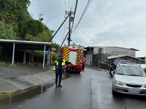 高壓電線垂落阻交通 基四警緊急封路助搶修