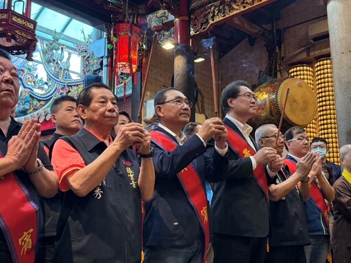 接雲寺觀音佛祖百年首巡 侯友宜點起馬炮